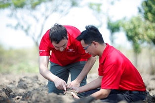 Dow Employees Travel to Indonesia to Develop Sustainable, Community-Driven Solutions while Enhancing Leadership Skills